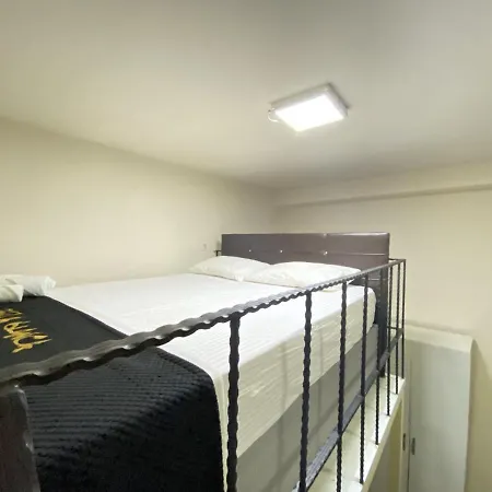 Διαμέρισμα Central And Cozy Studio
